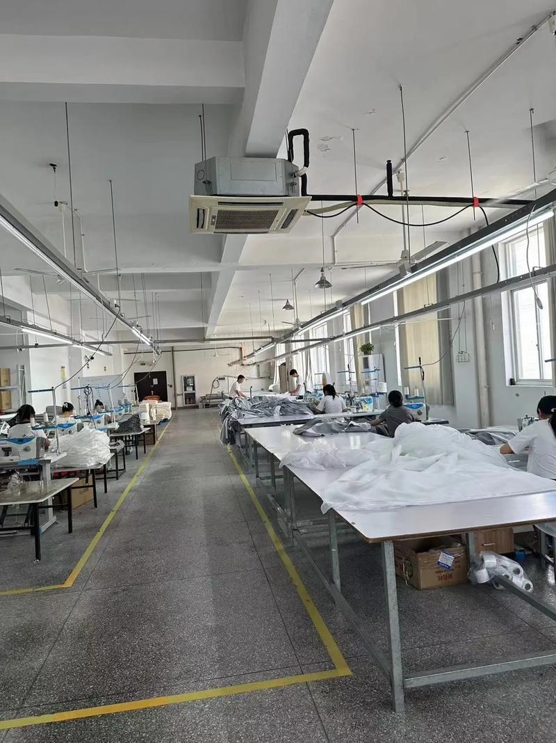 招熟練縫紉工2名.工廠主要生產:抱枕,坐墊,窗簾等家紡產品.